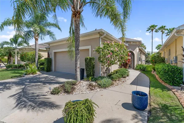 Property Slideshow image 3 of 43 | 305 siena vista pl, Sun City Center, FL, 33573