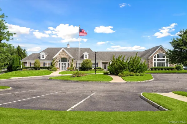 Property Slideshow image 2 of 8 | 179 carly ln, Southampton, NY, 11977