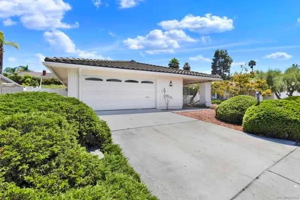 Property Slideshow image 3 of 56 | 12621 opimo dr, San Diego, CA, 92128