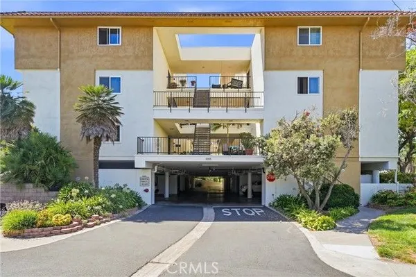 Property Slideshow image 2 of 55 | 2355 via mariposa 2c, Laguna Woods, CA, 92637