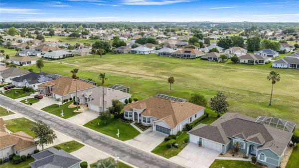 Property Slideshow image 2 of 43 | 1983 nw 58th ct, Ocala, FL, 34482