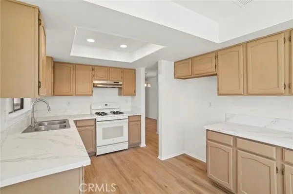 Property Slideshow image 3 of 26 | 19022 cedar dr, Apple Valley, CA, 92308
