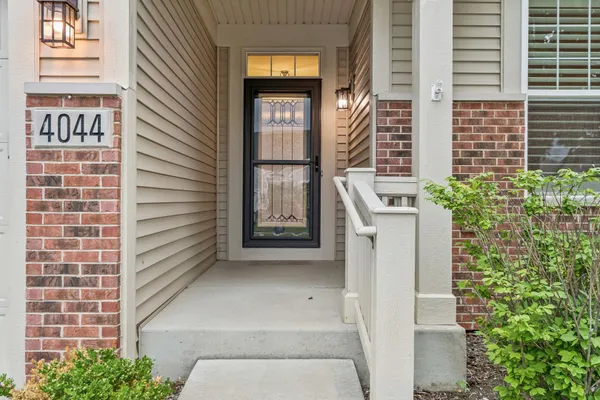 Property Slideshow image 2 of 43 | 4044 chesapeake ln, Naperville, IL, 60564