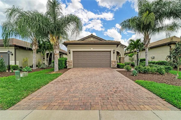Property Slideshow image 3 of 49 | 6735 haverhill ct, Bradenton, FL, 34202