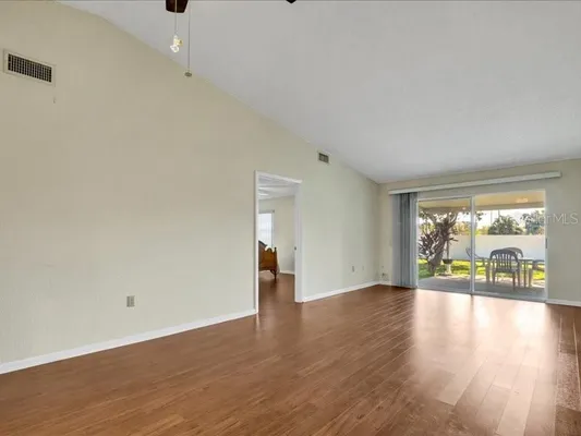 Property Slideshow image 2 of 36 | 1585 oakview cir, Winter Haven, FL, 33880