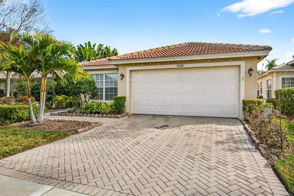 Property Slideshow image 3 of 76 | 15709 crystal waters dr, Wimauma, FL, 33598