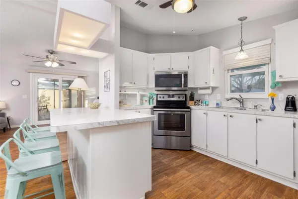 Property Slideshow image 2 of 27 | 605 rainbow blvd, Lady Lake, FL, 32159