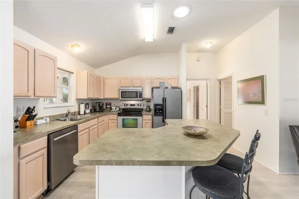 Property Slideshow image 3 of 57 | 8337 se 176th lawson loop, The Villages, FL, 32162