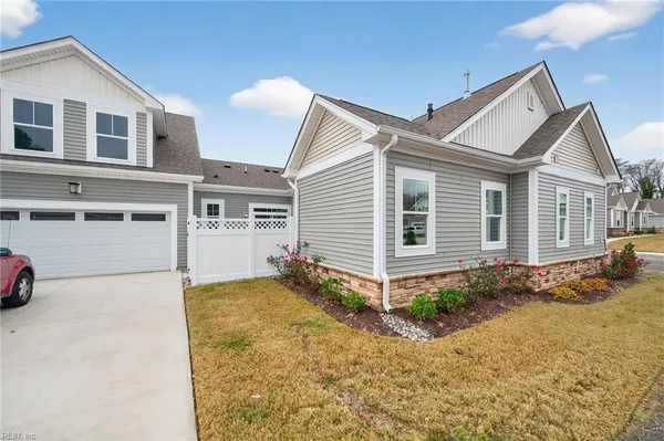 Property Slideshow image 2 of 50 | 2200 venture way b, Suffolk, VA, 23434