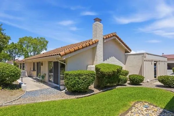Property Slideshow image 2 of 29 | 17441 plaza animado 133 133, San Diego, CA, 92128