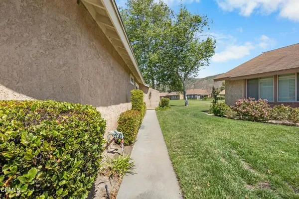 Property Slideshow image 3 of 30 | 22109 village 22 22, Camarillo, CA, 93012