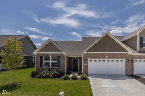 Property Slideshow image 3 of 27 | 8819 twain ln, Indianapolis, IN, 46239