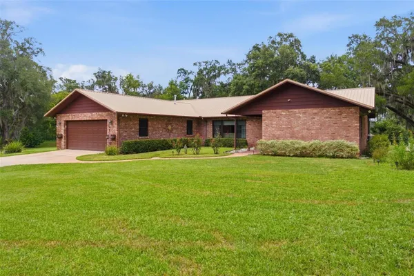 Property Slideshow image 2 of 63 | 38700 lakeview walk, Lady Lake, FL, 32159