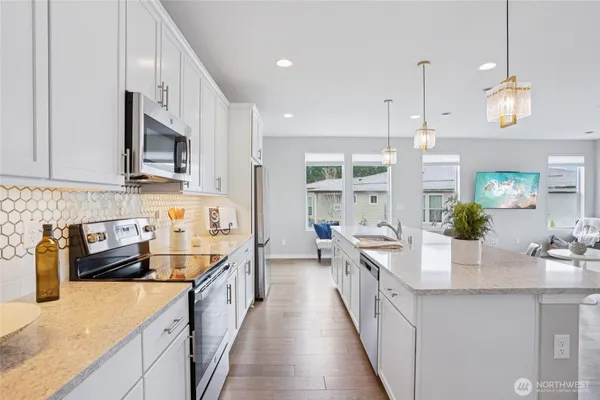 Property Slideshow image 2 of 27 | 15116 183rd ave, Bonney Lake, WA, 98391