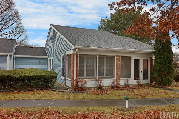 Property Slideshow image 2 of 26 | 7205 hastings cir # 330, Fox Lake, IL, 60020