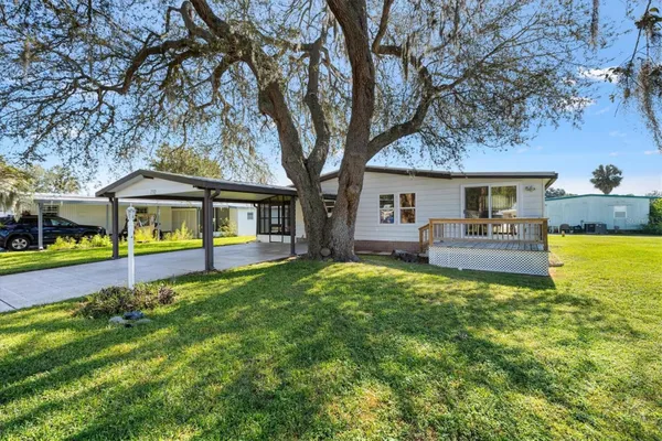 Property Slideshow image 2 of 30 | 732 royal palm ave, Lady Lake, FL, 32159