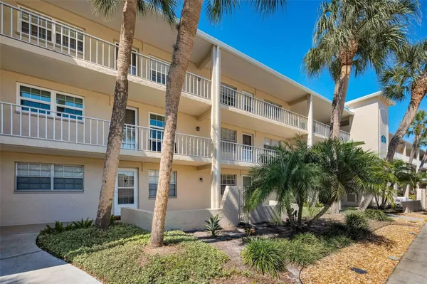Property Slideshow image 2 of 43 | 936 virginia st 201, Dunedin, FL, 34698