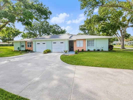 Property Slideshow image 2 of 23 | 1131 orange tree cir c, Palm Harbor, FL, 34684