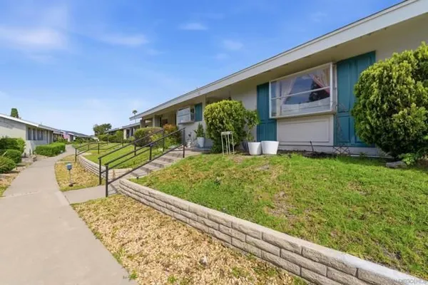 Property Slideshow image 3 of 21 | 3760 s vis 63, Oceanside, CA, 92057