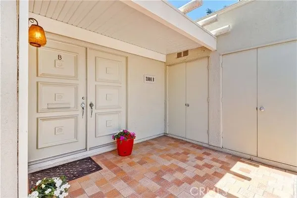 Property Slideshow image 2 of 52 | 2006 via mariposa b, Laguna Woods, CA, 92637