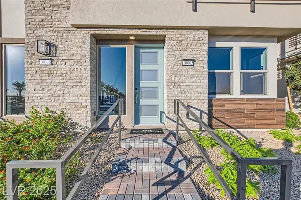 Property Slideshow image 3 of 46 | 10005 hematite pl # 3, Las Vegas, NV, 89143