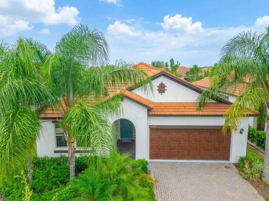 Property Slideshow image 2 of 77 | 16817 whisper elm st, Wimauma, FL, 33598