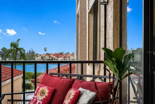 Property Slideshow image 2 of 69 | 6158 palma del mar blvd 305, St Petersburg, FL, 33715