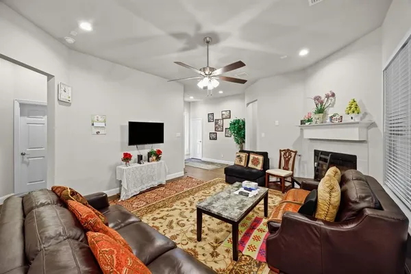 Property Slideshow image 3 of 16 | 829 hearthside way, Mckinney, TX, 75071