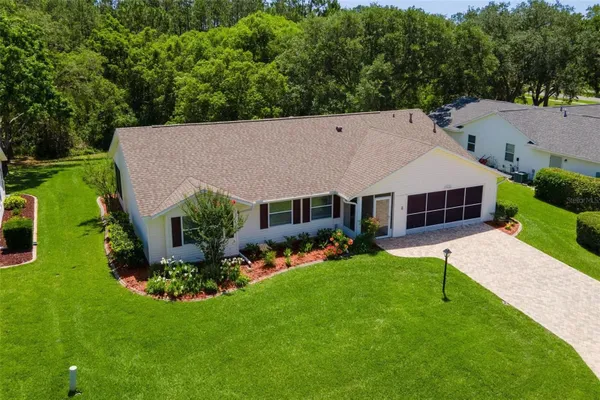 Property Slideshow image 2 of 48 | 26608 racquet cir, Leesburg, FL, 34748