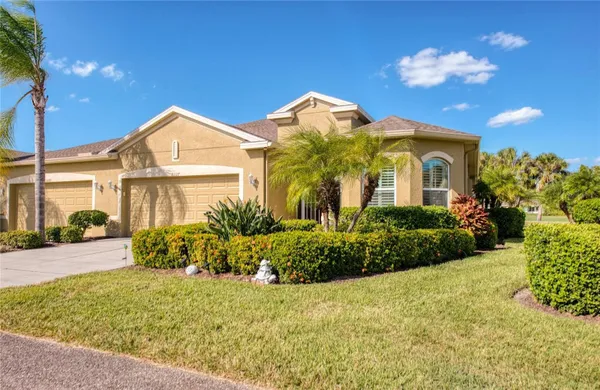 Property Slideshow image 2 of 40 | 2227 nottingham greens dr, Sun City Center, FL, 33573