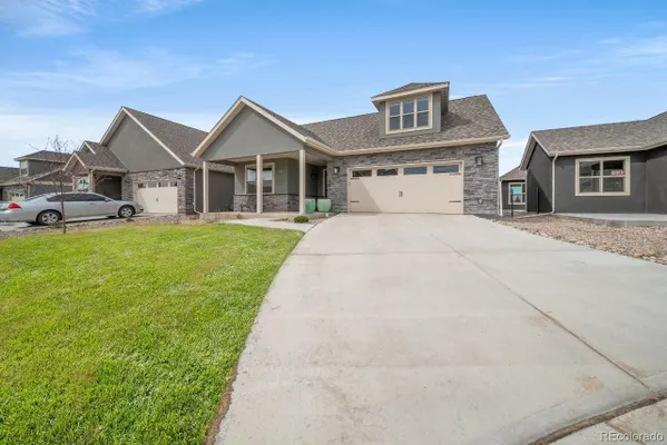 Property Slideshow image 3 of 40 | 331 josef cir, Fort Lupton, CO, 80621