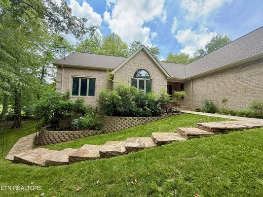 Property Slideshow image 3 of 55 | 17 kenwood ct, Crossville, TN, 38558