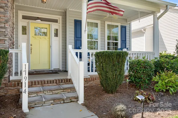 Property Slideshow image 3 of 36 | 17914 coulter pkwy, Cornelius, NC, 28031