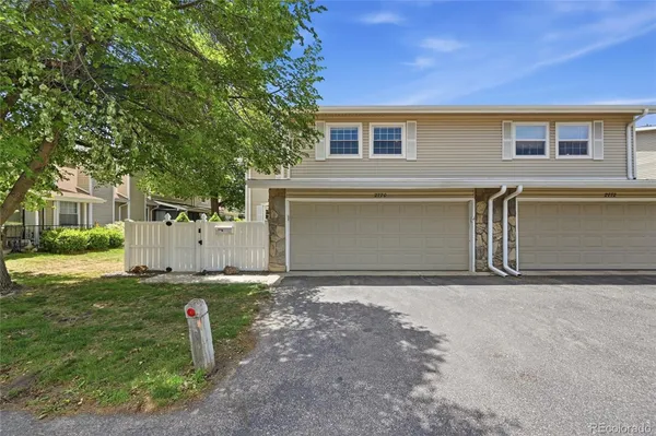 Property Slideshow image 3 of 42 | 2770 s heather gardens way, Aurora, CO, 80014