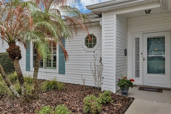 Property Slideshow image 2 of 41 | 26035 oakmount dr, Leesburg, FL, 34748