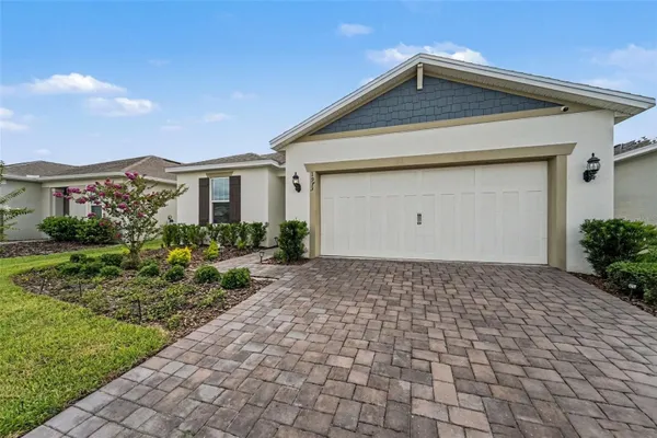 Property Slideshow image 2 of 35 | 1973 spring shower cir, Kissimmee, FL, 34744