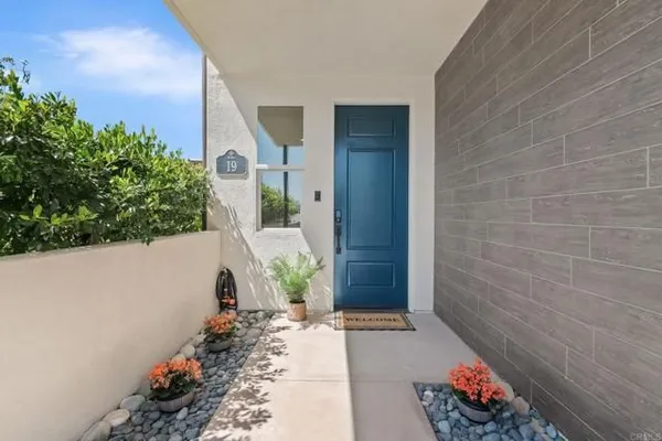 Property Slideshow image 3 of 44 | 16750 coyote bush dr 19, San Diego, CA, 92127