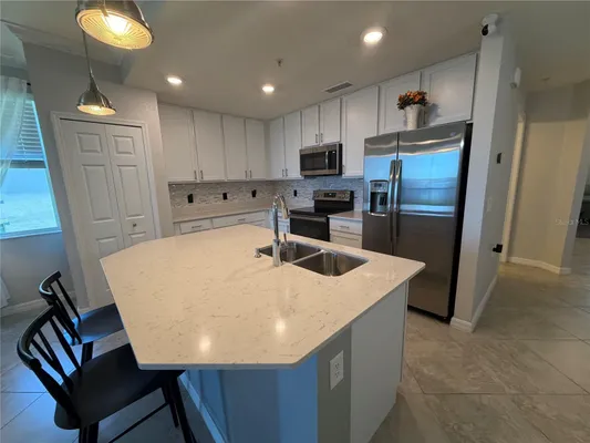 Property Slideshow image 3 of 12 | 1020 tidewater shores loop 208, Bradenton, FL, 34208