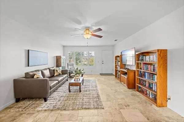 Property Slideshow image 2 of 19 | 4395 albatross way, Oceanside, CA, 92057