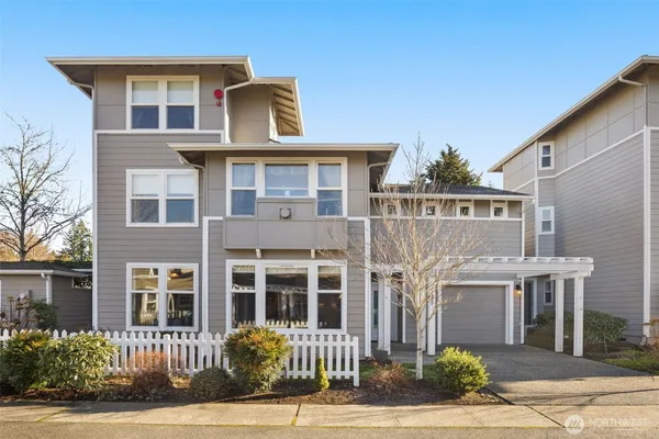 Property Slideshow image 2 of 38 | 22495 se 37th ter # 1391, Issaquah, WA, 98029