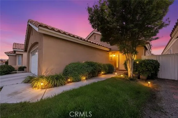 Property Slideshow image 2 of 21 | 19145 oak st, Apple Valley, CA, 92308