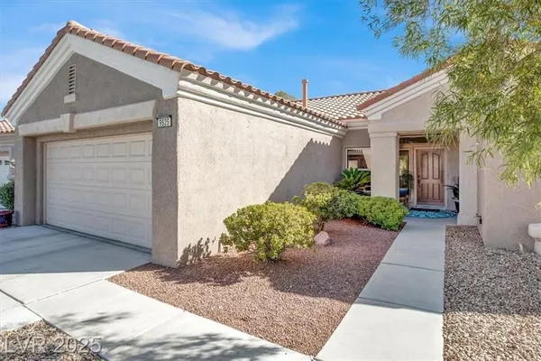 Property Slideshow image 2 of 33 | 9525 salem hills ct, Las Vegas, NV, 89134