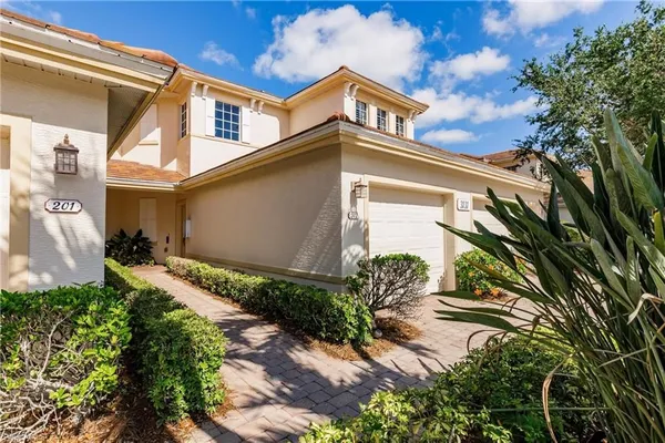 Property Slideshow image 2 of 50 | 3131 meandering way 202, Fort Myers, FL, 33905