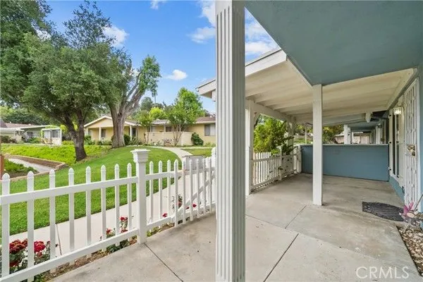 Property Slideshow image 3 of 23 | 19148 avenue of the oaks, Newhall, CA, 91321