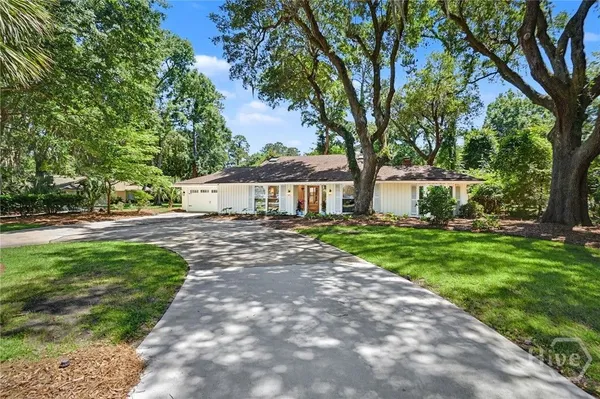 Property Slideshow image 3 of 29 | 2 blount ln, Savannah, GA, 31411