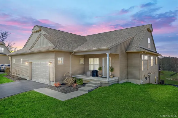 Property Slideshow image 2 of 25 | 32 ottaway ln, Campbell Hall, NY, 10916