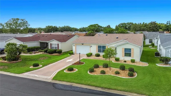 Property Slideshow image 2 of 42 | 2718 benavides dr, The Villages, FL, 32162