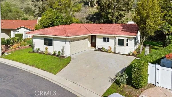 Property Slideshow image 2 of 59 | 1069 belleza st, Camarillo, CA, 93012