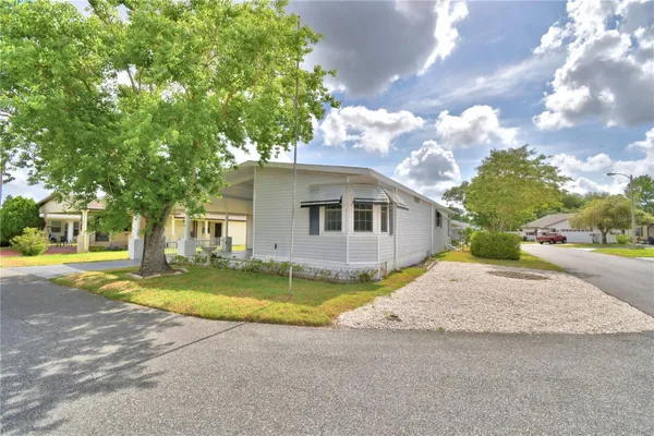 Property Slideshow image 3 of 71 | 4960 goldenview ln, Lakeland, FL, 33811