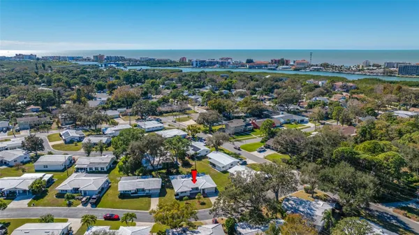 Property Slideshow image 2 of 40 | 14280 86th ter, Seminole, FL, 33776